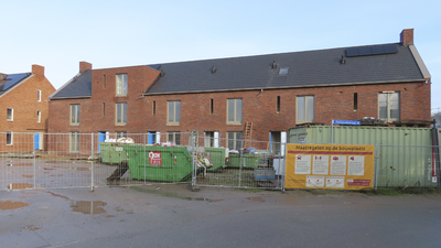 851378 Gezicht op een blok nieuwbouwwoningen aan de Wilde rijstvliet, in de buurt Rijnvliet in de wijk Leidsche Rijn te ...